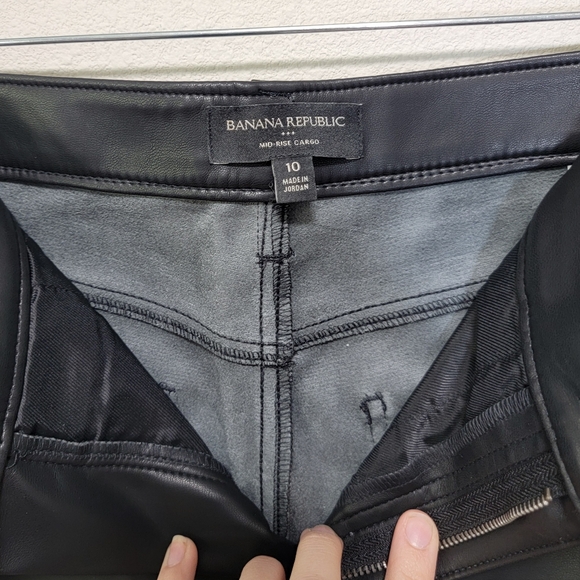 Banana Republic Vegan Leather mid-rise Cargo wide leg pants - Picture 5 of 14